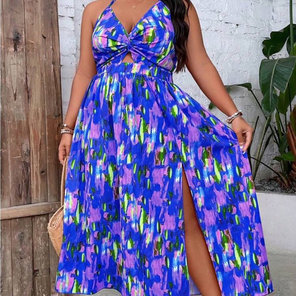 SHEIN LUNE Plus Allover Print Twist Front Split Thigh
Halter Dress